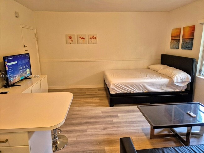 Building Photo - 1021 Euclid Ave