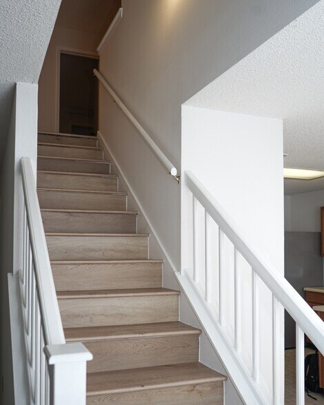 Building Photo - 8011 Sunshine Trail Dr
