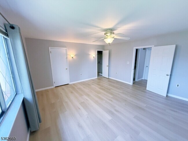Building Photo - 254 Wildflower Ln