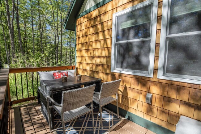 Building Photo - 32 Attitash Loop