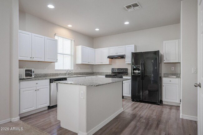 Building Photo - 5458 W Fulton St