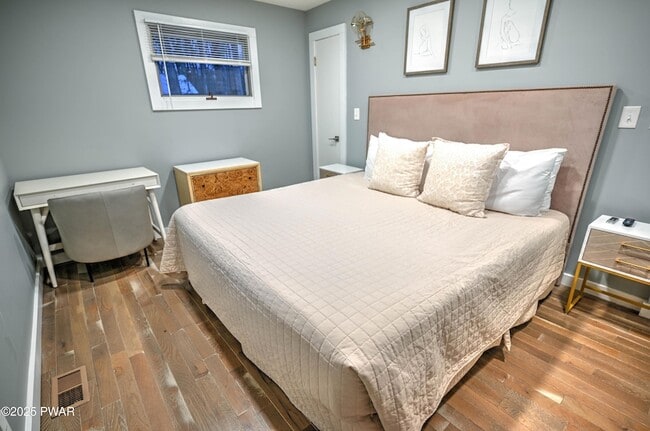 Building Photo - 413 Sunset Forest Dr