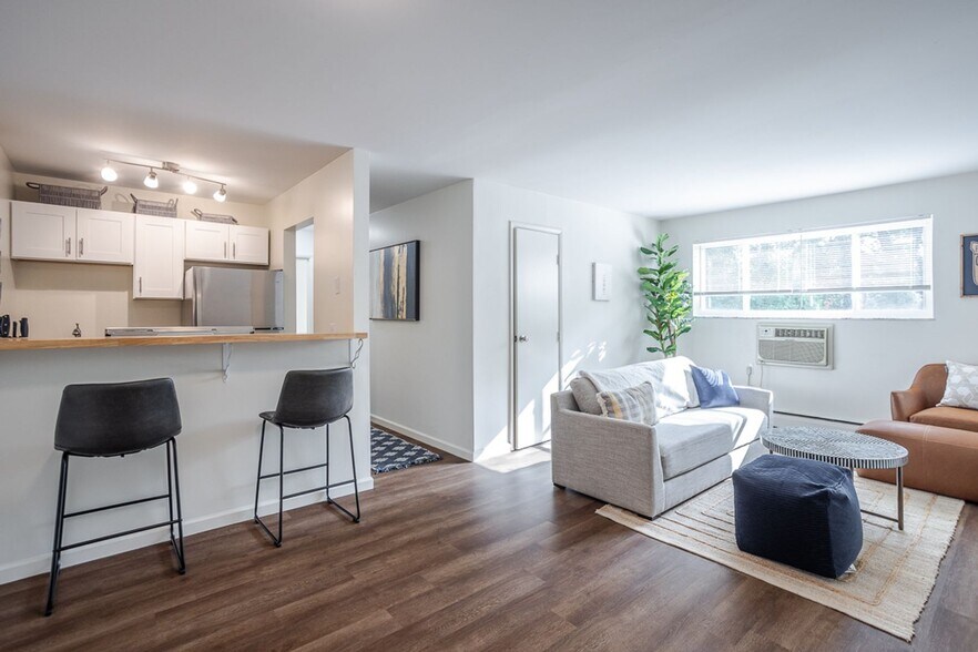 Interior Photo - 3623 Clarion Avenue