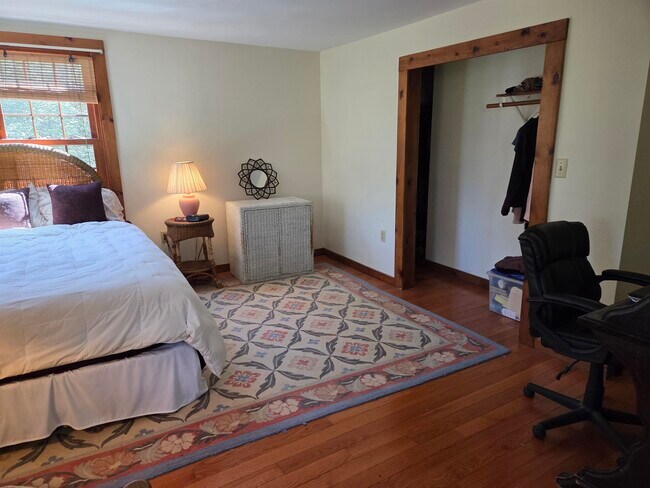 Building Photo - 43 Casalis Rd