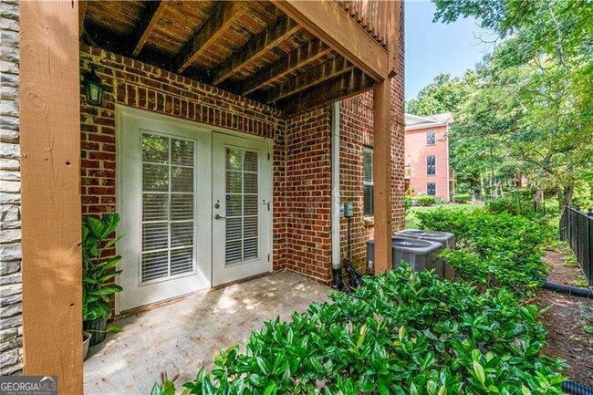 Building Photo - 5510 Glenridge Park NE