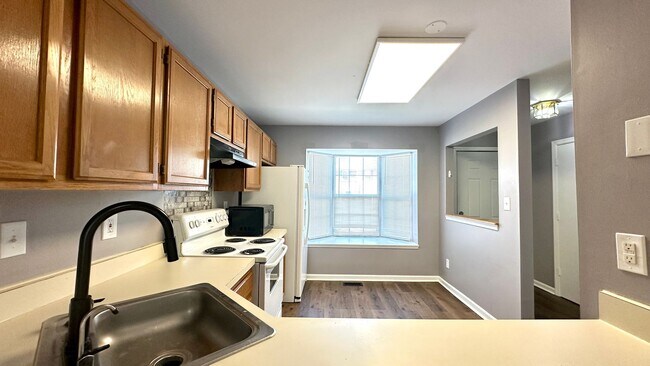 Building Photo - 704 St Peters Ct