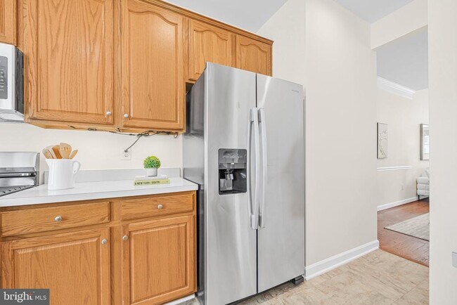 Building Photo - 631 Gatestone St