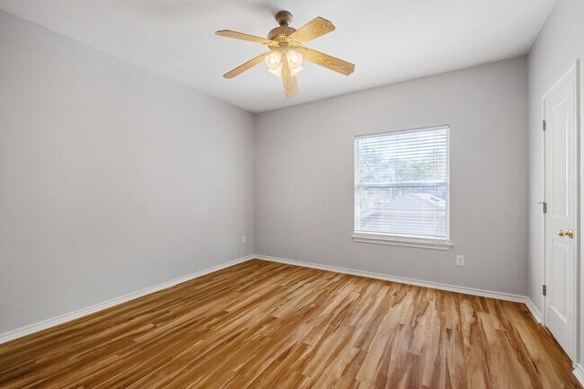 Building Photo - 2906 Pearl St