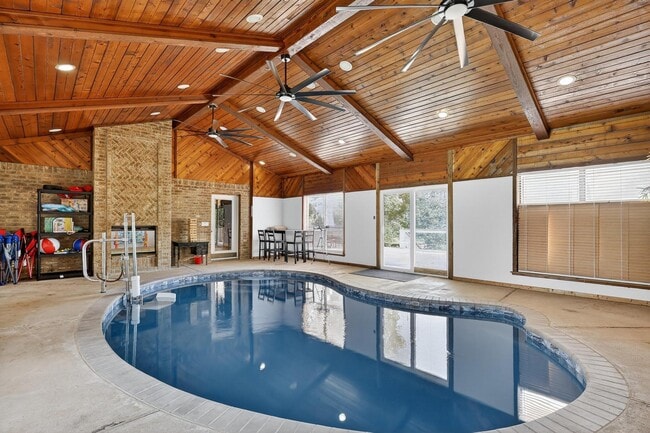 Building Photo - 231 Schmidt Ln