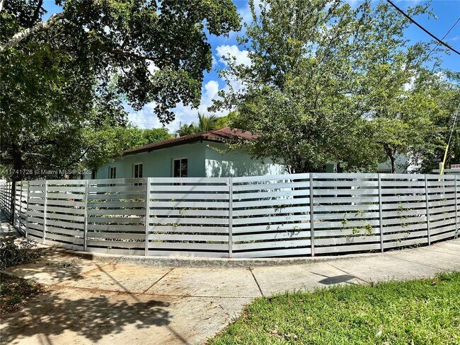 Building Photo - 513 NW 77th St