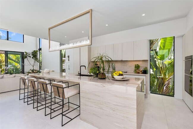 Building Photo - 773 NE 77th Terrace