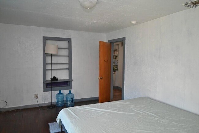 Building Photo - 1714 7th St