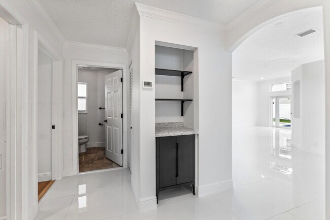 Building Photo - 6009 Royal Birkdale Dr