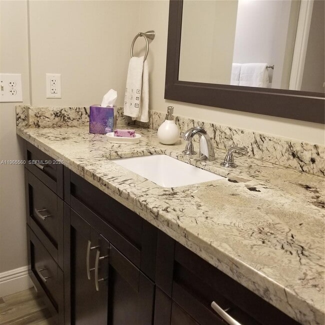 Building Photo - 9470 Poinciana Pl