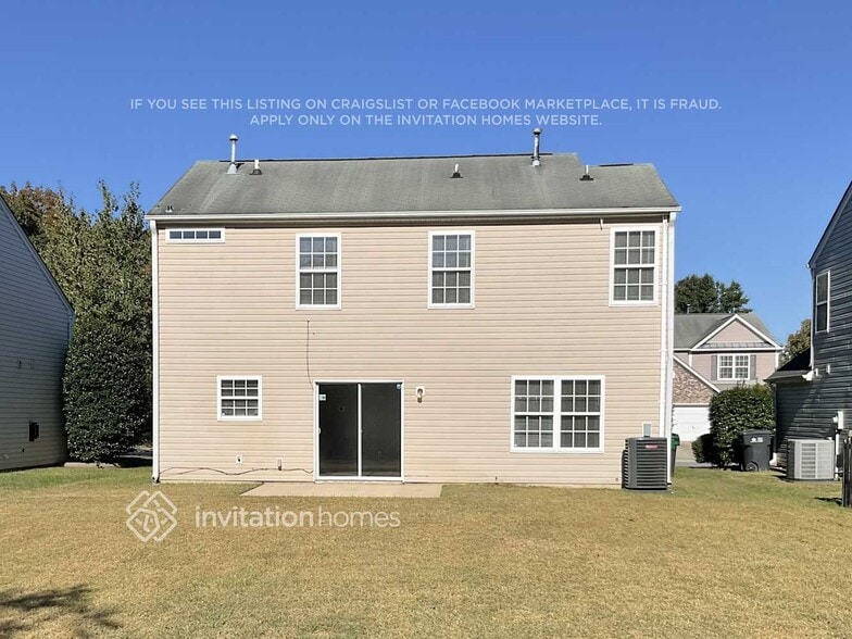 Building Photo - 10729 Glenluce Ave