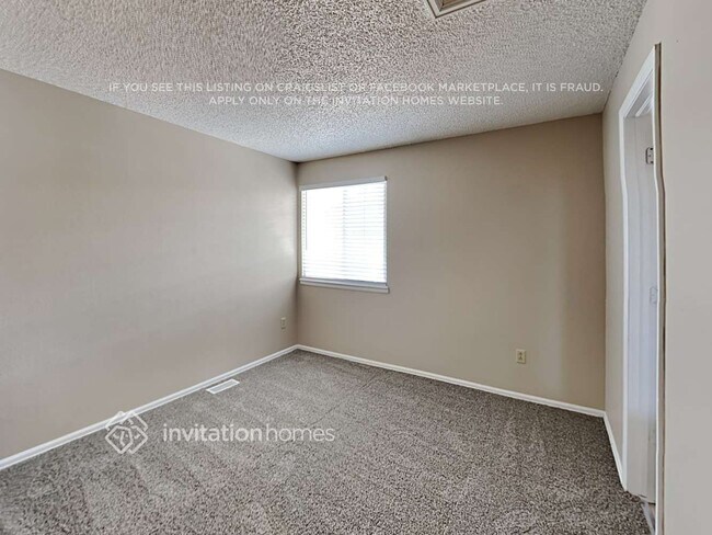 Building Photo - 4890 N Foxtail Dr