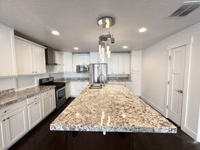 Building Photo - 5052 Moray Ct