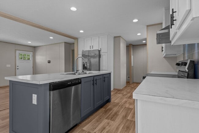 Building Photo - New build home on a spacious lot!