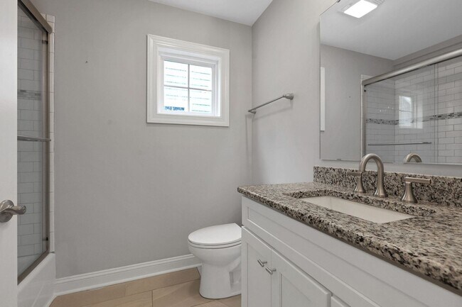Building Photo - Spacious 3BR House in Wilmington - Newer C...