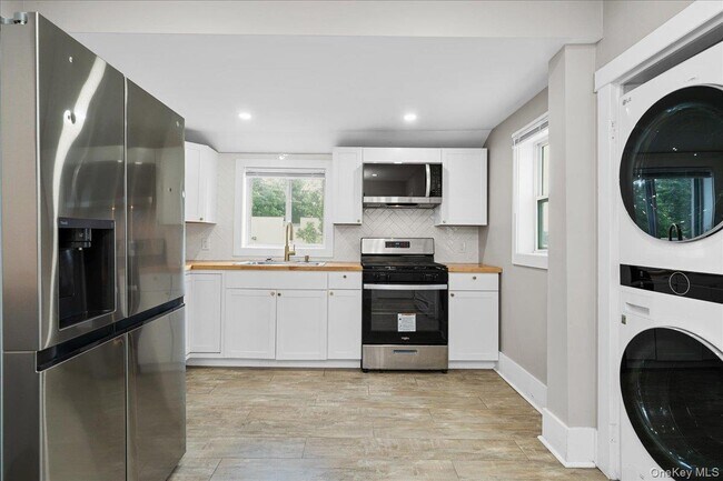 Building Photo - 453 NY-17M