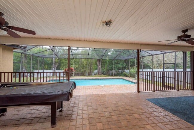 Building Photo - Pool Home Near Florida Beaches