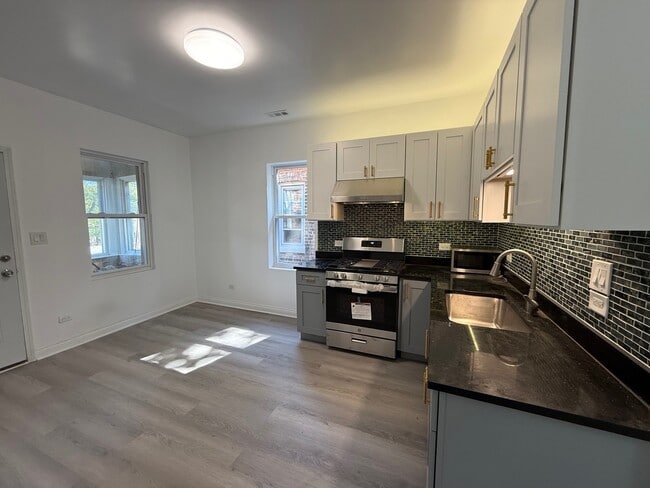 Building Photo - 4357 S Whipple St