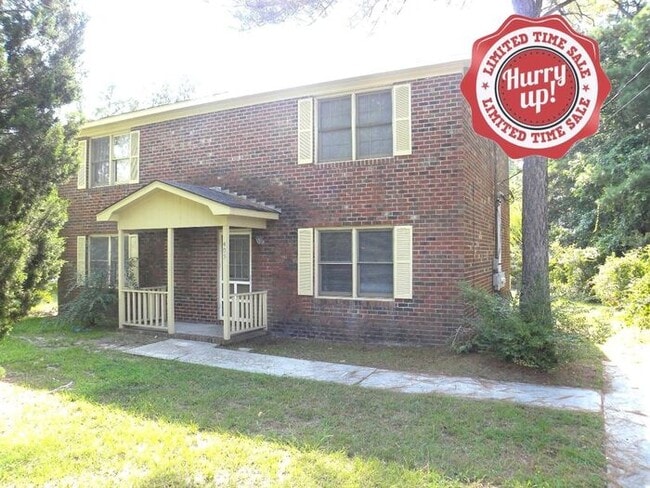Primary Photo - RENT SPECIAL! Brick town home End unit! UP...