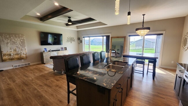 Building Photo - 5 Bedroom, 3 Full Bathroom House with 3 Ca...