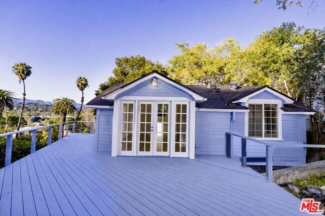 Building Photo - 1205 Oak Hill Ave