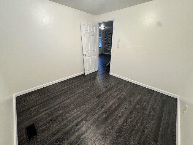 Building Photo - 912 SW 118th St