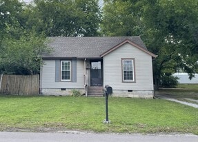 Building Photo - 203 Sycamore St