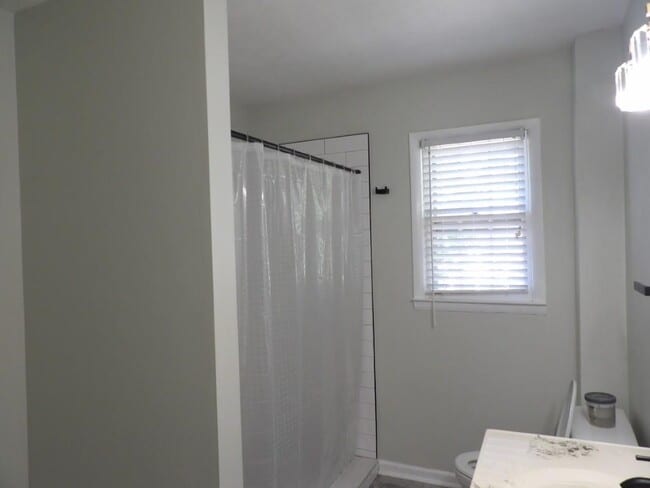 Building Photo - 917 9th Ave S