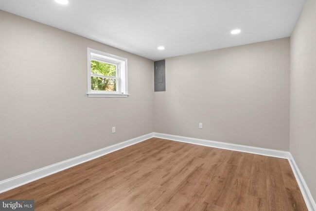 Building Photo - 2613 Ebony Rd