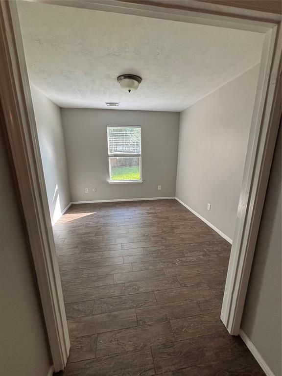 Building Photo - 1702 Oak Ridge Dr