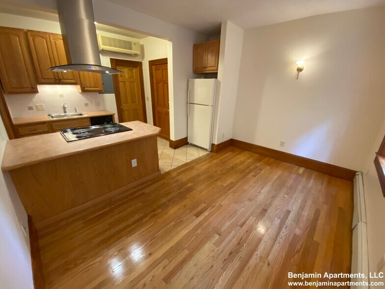 Building Photo - 97 Myrtle St