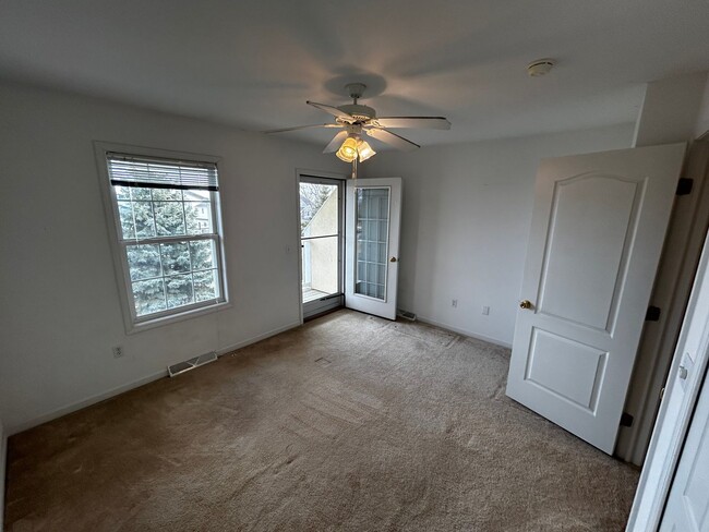 Building Photo - BEAUTIFUL 2-BR, 1.5 BATH CONDO