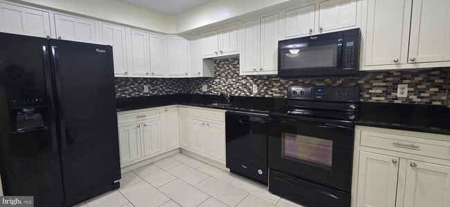 Building Photo - 8883 Rusland Ct