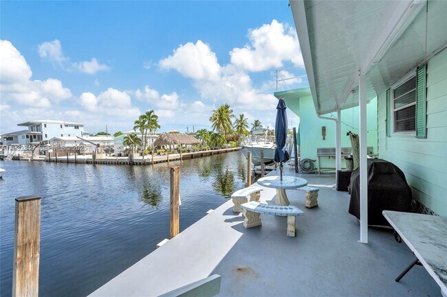 Building Photo - 203 Allen Ave