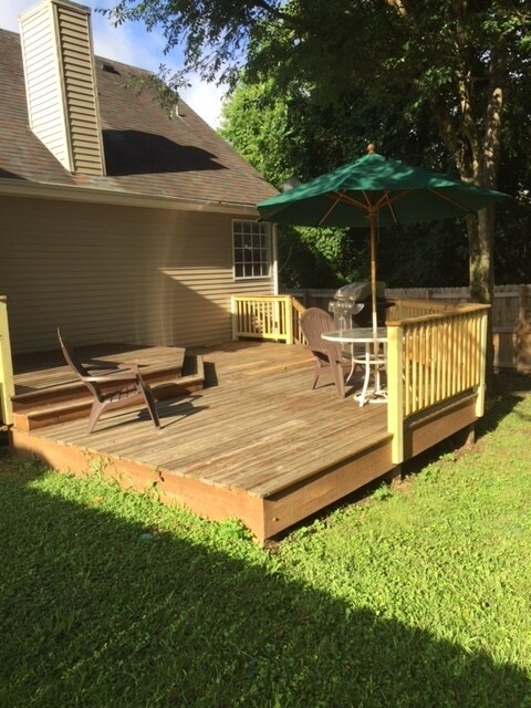 Building Photo - 3 bedroom, 2 bath home in Falcon Creek Subdivision