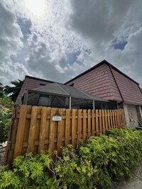 Building Photo - 7801 Courtyard Run W
