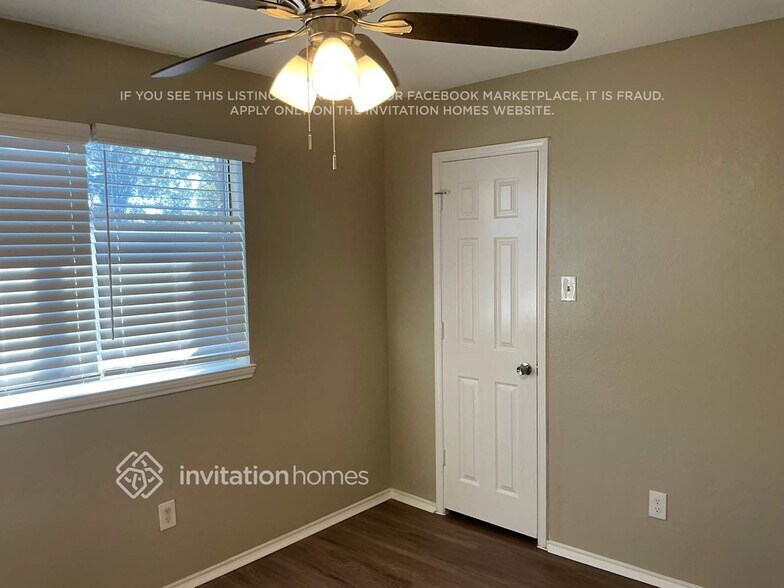 Building Photo - 8618 Fairfax Ave