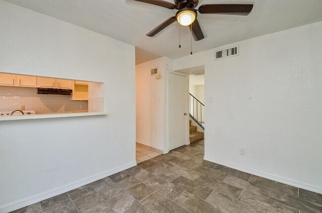 Building Photo - 9350 Country Creek St