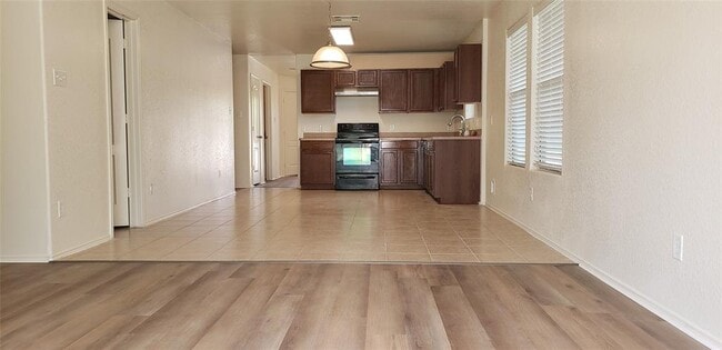 Building Photo - 1119 Desert Oasis Ln