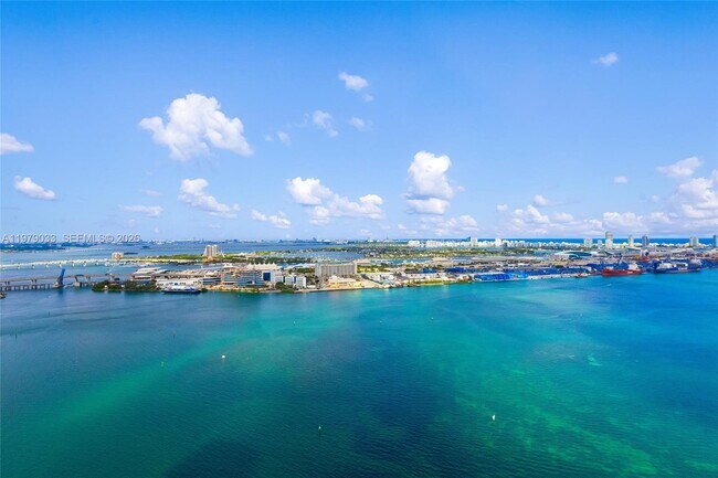 Building Photo - 808 Brickell Key Dr