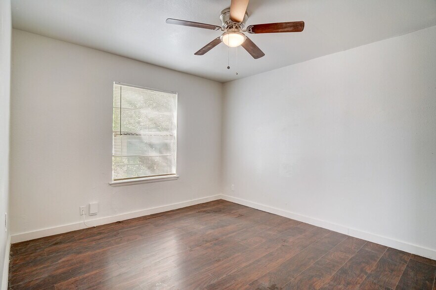 Bedroom - 4815 Castle