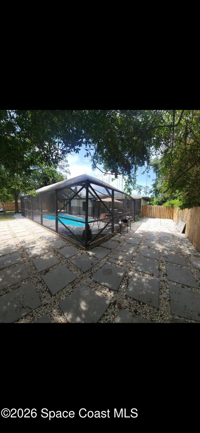 Building Photo - 462 Breakwater St SE