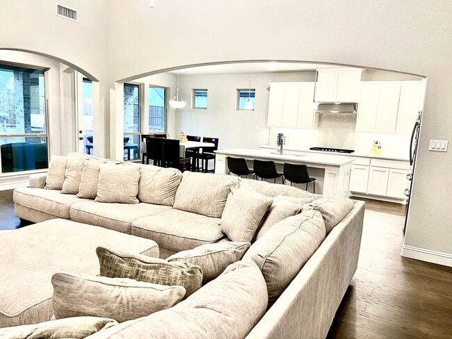 Building Photo - 980 Gentle Knoll Ln