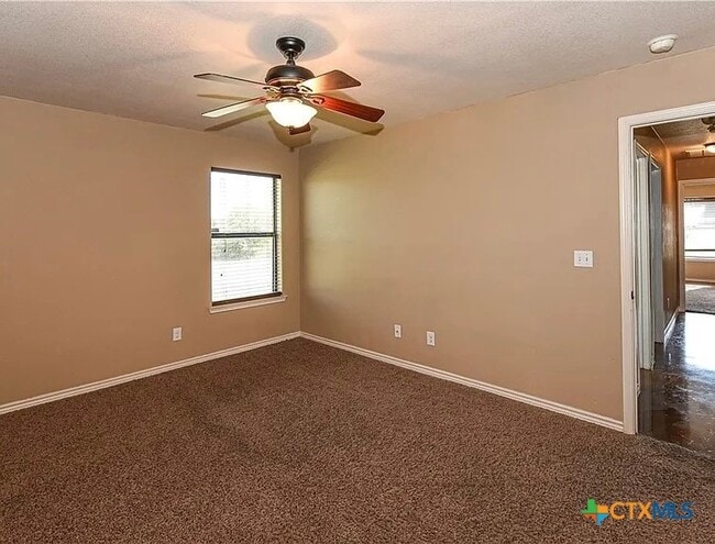 Building Photo - 4910 Bronze Dr