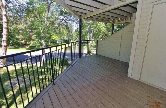 Building Photo - 3695 S Gekeler Ln