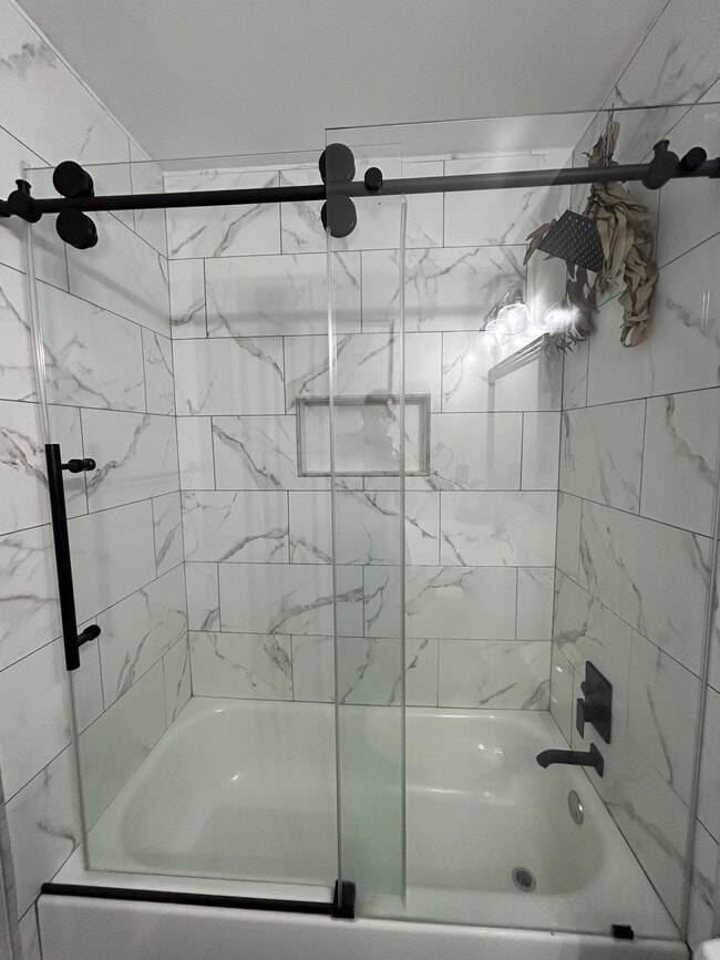 Building Photo - 2535 Village Creek Landing SE